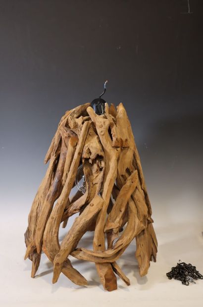 Driftwood suspension with chain
H: 60 cm,...