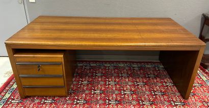 Bureau de direction en bois de placage, le...