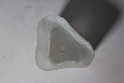 Applique en verre fumé et coulure blanche...