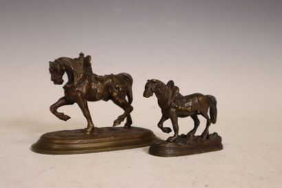 Cheval de trait
Groupe en bronze à patine...