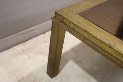 Table basse 
Piètement en laiton à 4 pieds...