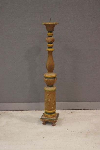 Pique cierge en bois tourné polychrome
H...