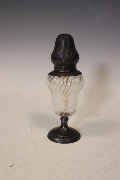 Salt cellar, turned glass metal frame
H :...
