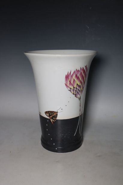 Fabienne JOUVIN (1962)
Vase en porcelaine...