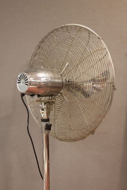 Tornado stainless steel fan on rolling base
Motor...