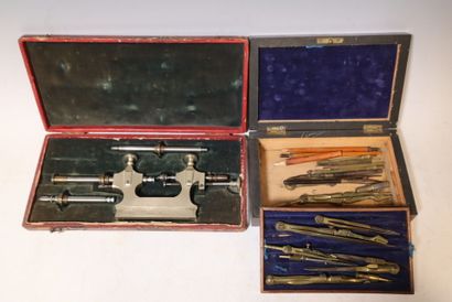 Watchmaker's pivoting lathe in box. 

Joint:...