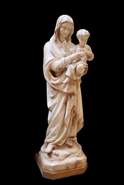 Maison RAFFL à Paris - The Religious Statue...