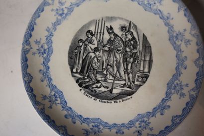 Choisy-le-Roi 12 assiettes en faïence fine...