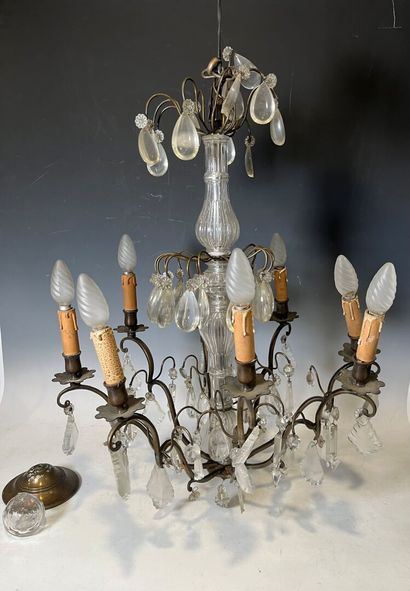 Lustre en laiton et cristal à pendeloques
Ht...