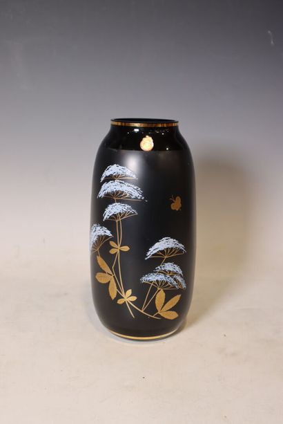 BOHEME
Vase multicouche noir à décor doré...