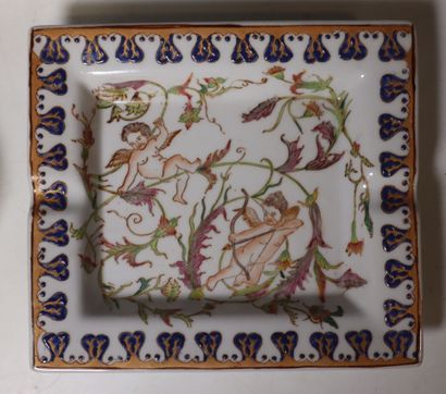 TOUSSICOURT
Lot including : 
- a blue and...