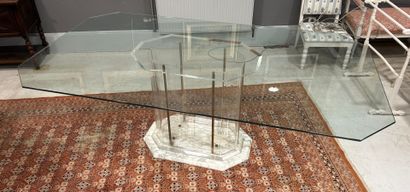 Grande table en verre à plateau rectangulaires...