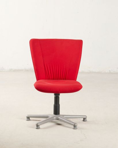 ADD Form 
Suite de 12 chaises de bureau pivotantes,...