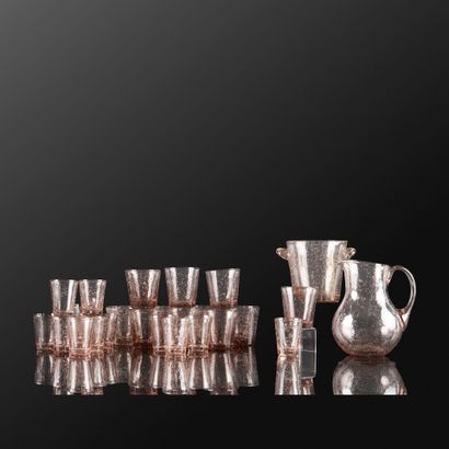 BIOT. Service de verres en verre bullé rosé:...