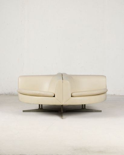 20th-Century Piece
Round bench with four...