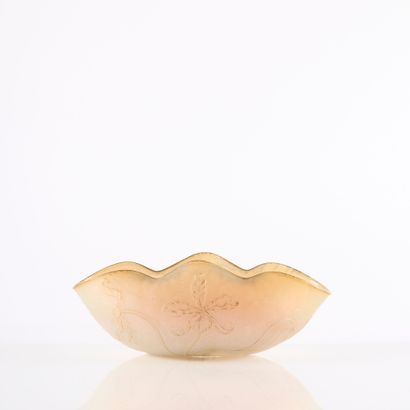 DAUM NANCY.
Oval bowl in frosted, colored...