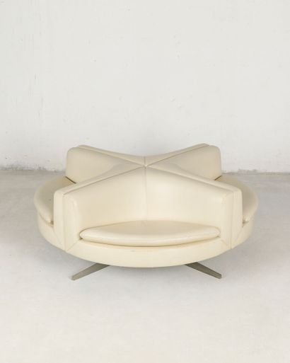 20th-Century Piece
Round bench with four...