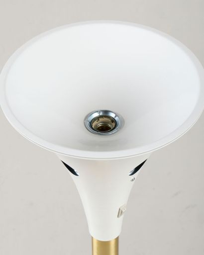 STAFF LEUCHTEN 
Tulip floor lamp in white...