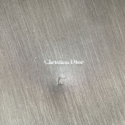 Christian DIOR. Paire de coupes en métal...