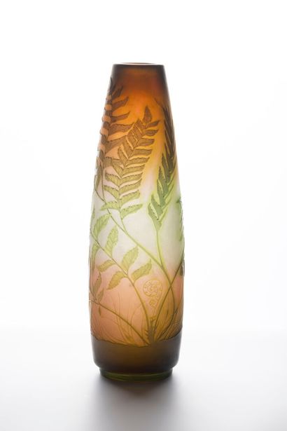 GALLE
Large multilayered glass vase decorated...