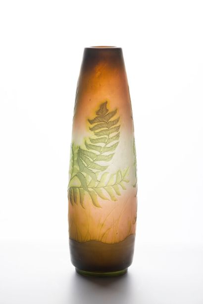 GALLE
Large multilayered glass vase decorated...