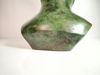 Maud DU JEU (1949)
Bust of a young woman
Bronze...