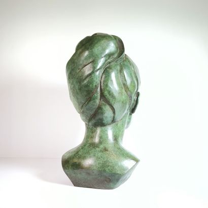 Maud DU JEU (1949)
Bust of a young woman
Bronze...