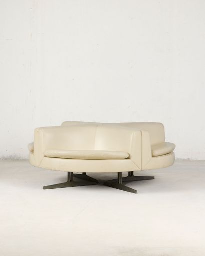 20th-Century Piece
Round bench with four...