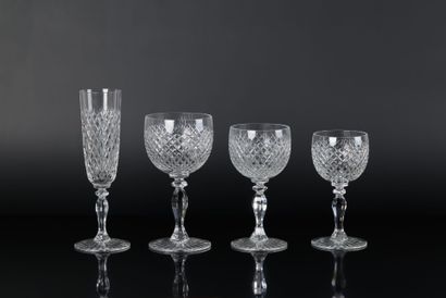 SAINT LOUIS. Service de verres en cristal...