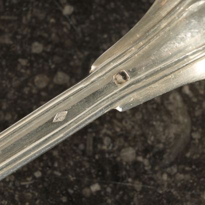 Fourchette de service en argent à filets....