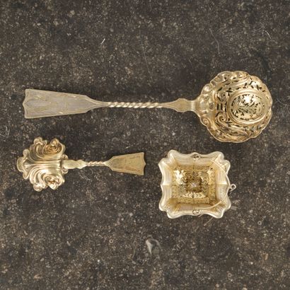 Lot de pièces de service en argent et vermeil...