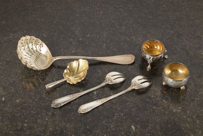 Ensemble en argent : 12 fourchettes à huîtres...
