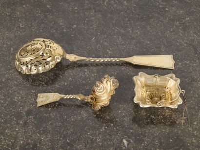 Lot de pièces de service en argent et vermeil...