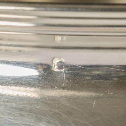 Légumier rond à contours et filets en argent,...