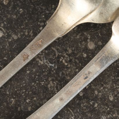 2 cuillers et 3 fourchettes en argent, modèle...