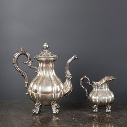 Cafetière et pot à lait balustre à côtes...