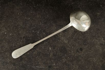 Louche en argent uni. 38 cm. 186 g. 950/...