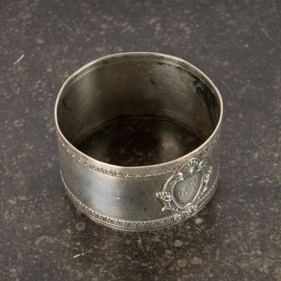 Lot en argent - 53,7 g : 
- un rond de serviette...