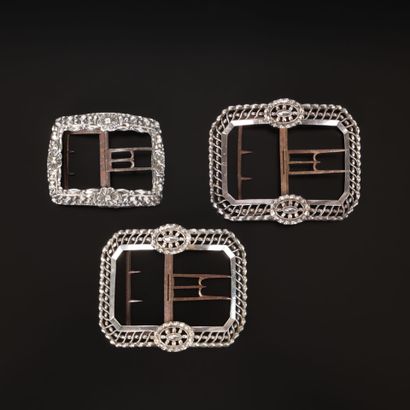 Lot de trois boucles de chaussure en argent...