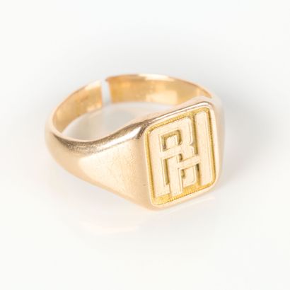 Gold signet ring engraved BH. Cut. 13.24...