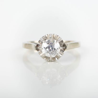 Solitaire ring in white gold and platinum...