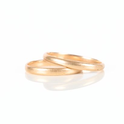 2 unengraved gold wedding rings. TDD 51 and...
