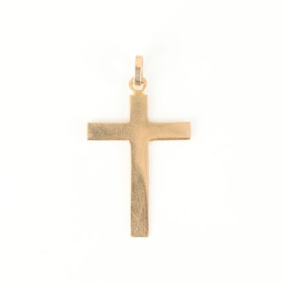 Cross pendant in faceted gold. Height 32...