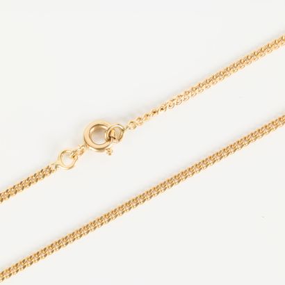 Gold curb chain. Length: 42 cm. 3,93 g