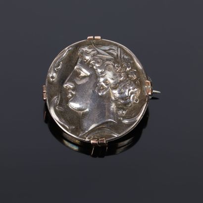 Silver and gold brooch set with an antique-style...