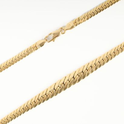 Gold mesh necklace 
42 cm 
weight : 10.1...