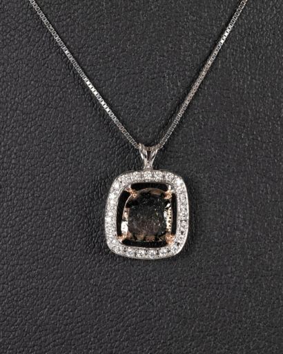 White gold and rose gold two-tone pendant...