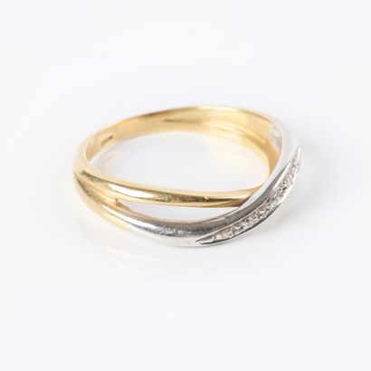 Ring in two-tone gold (750‰), set with a...