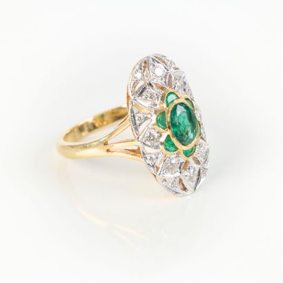Important two-tone gold ring (750‰) set with...