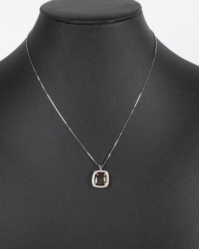 White gold and rose gold two-tone pendant...